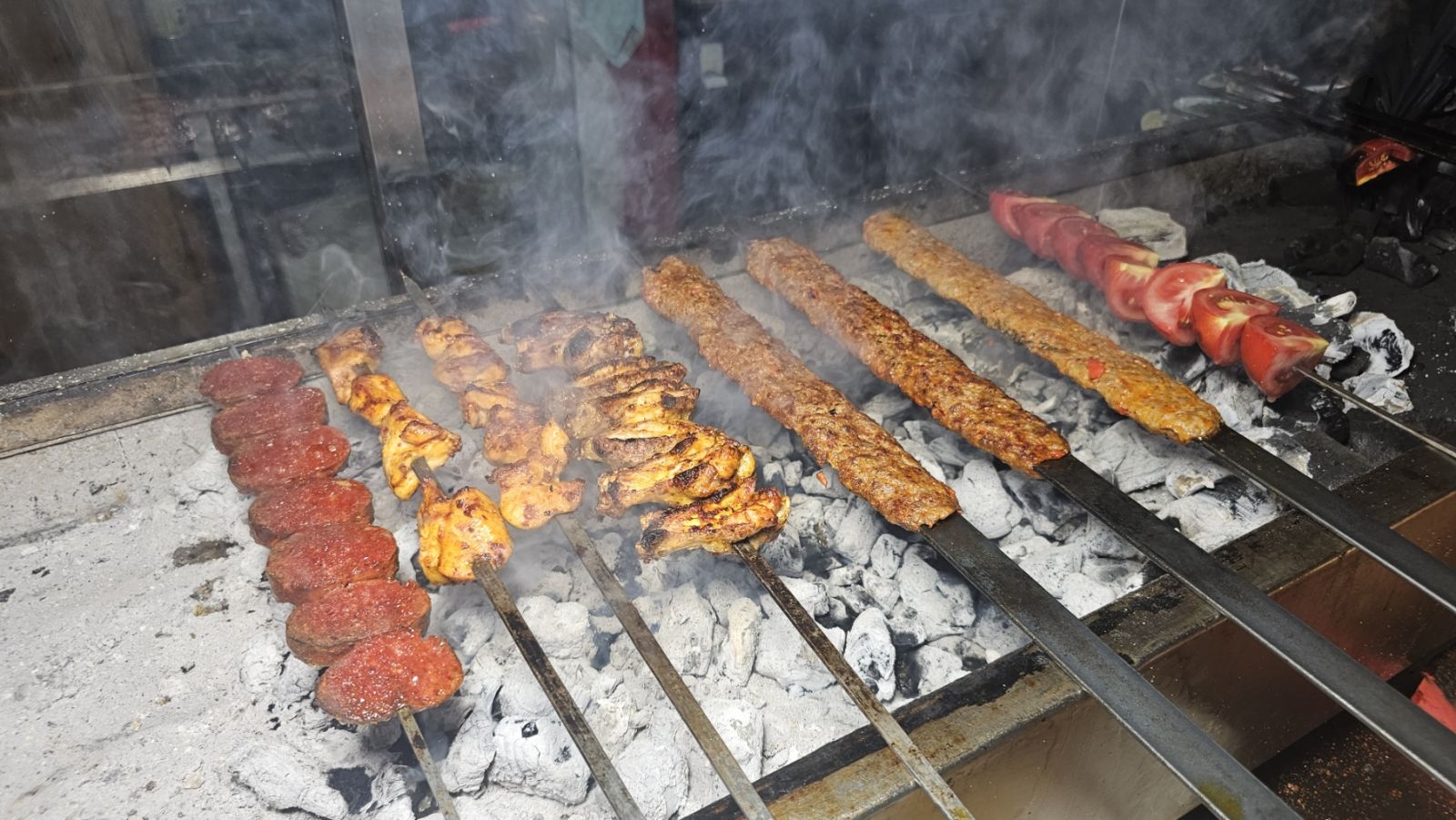 Dağ Otel Aladağ bahçe restoranı